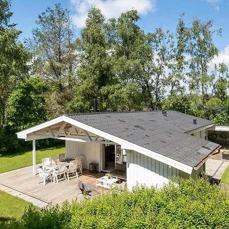 Beautiful In With Sauna 度假居